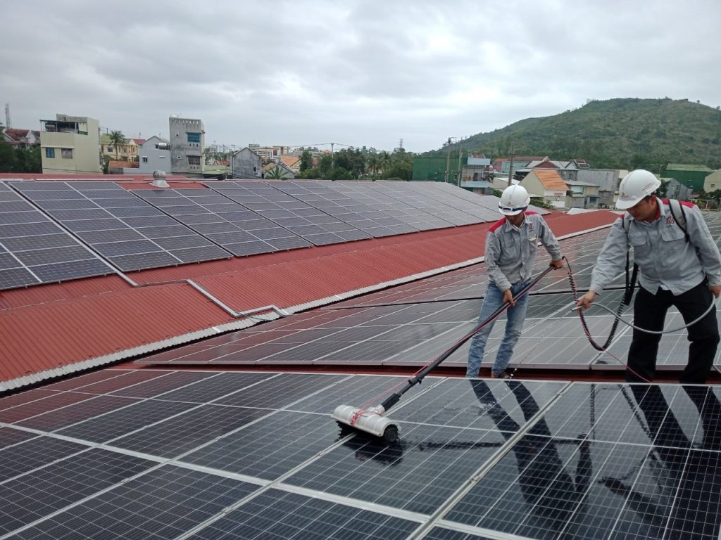 Vệ Sinh Bảo Trì Điện Mặt Trời