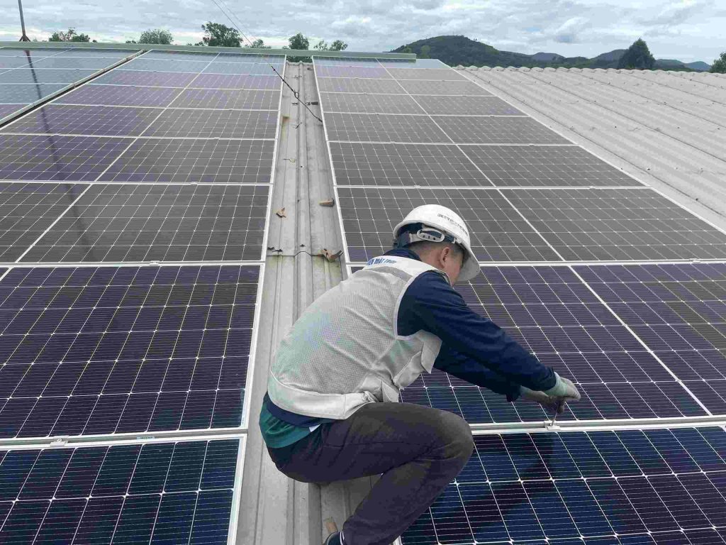 Thi Công Điện Mặt Trời Tại Xưởng Đà Nẵng