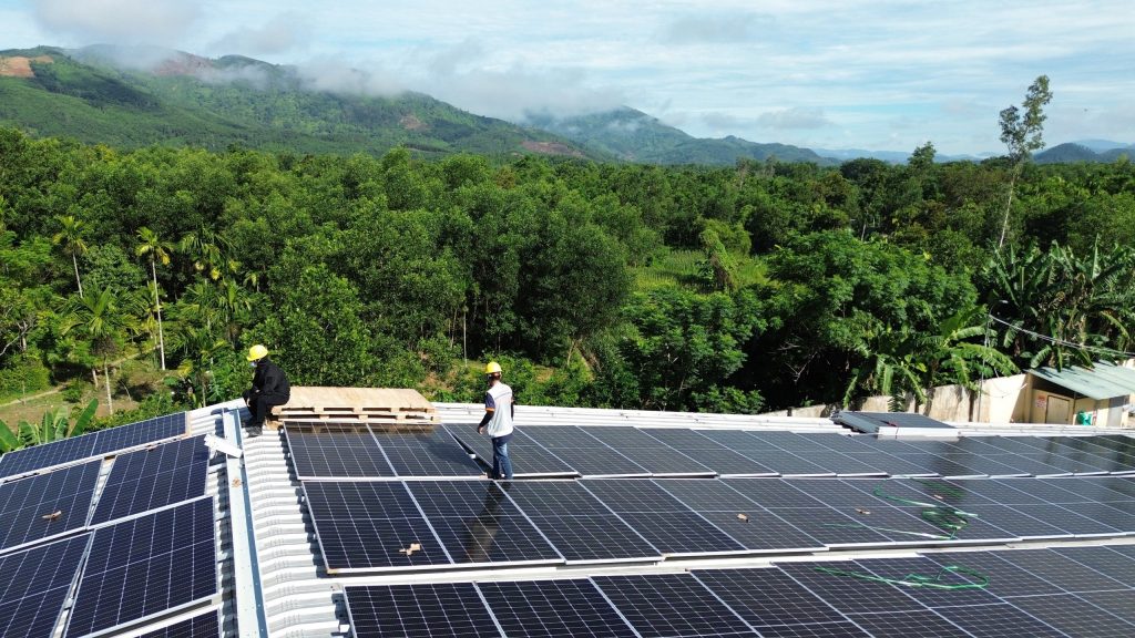 Lợi ích của việc lắp điện mặt trời nhà xưởng